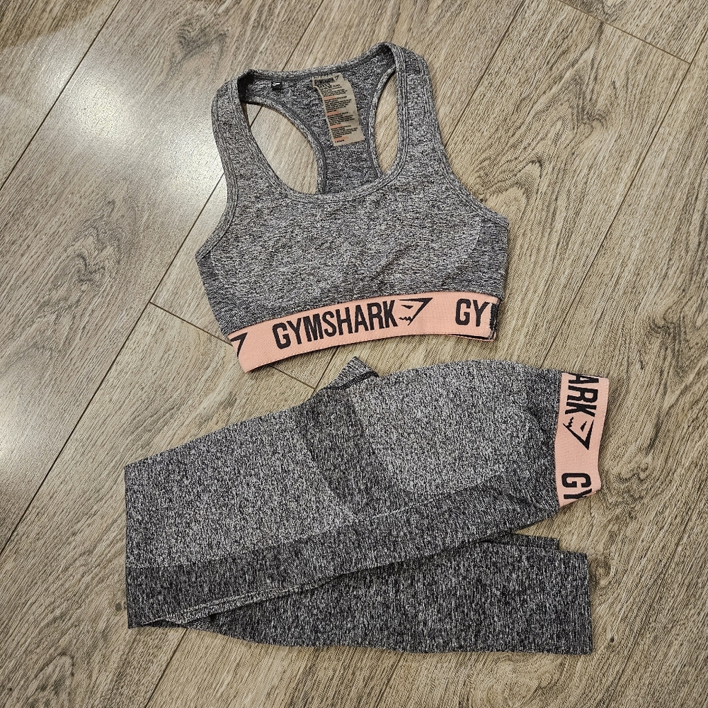 Gymshark Sports Bra + Leggings Set size S